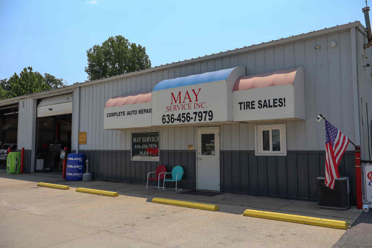 A side view of May Service Tire & Auto Shop in Warrenton, MO.